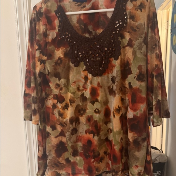 SML Sport fall Floral Women's Top - Picture 1 of 3